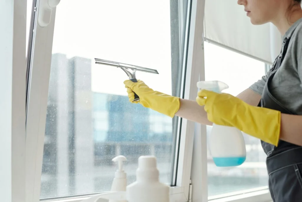 How Professional Cleaning Services Improve Workplace Productivity 1 cleaning